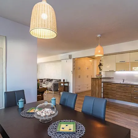 Lovely Istrian With A Private Swimming Pool And A Charming Garden *