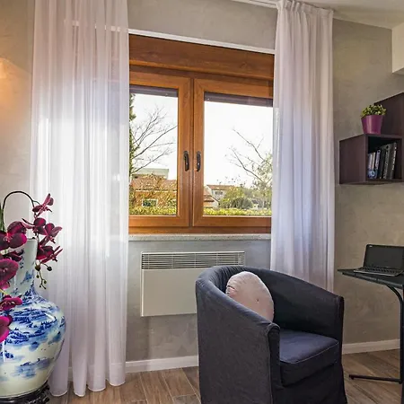 Lovely Istrian With A Private Swimming Pool And A Charming Garden Banjole