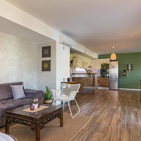 Apartment Lovely Istrian With A Private Swimming Pool And A Charming Garden Banjole