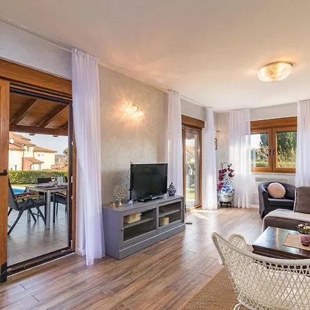 Lovely Istrian With A Private Swimming Pool And A Charming Garden Apartment Banjole