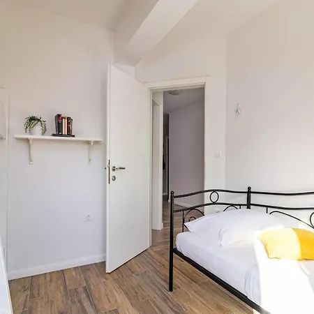 Lovely Istrian With A Private Swimming Pool And A Charming Garden * Banjole