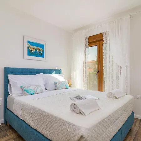Lovely Istrian With A Private Swimming Pool And A Charming Garden Apartment Banjole