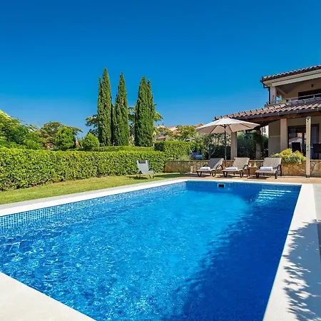 Lovely Istrian With A Private Swimming Pool And A Charming Garden